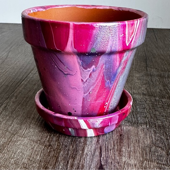 Hand painted 3.5 inch acrylic terracotta flower pot with saucer pink glitter - Picture 7 of 11
